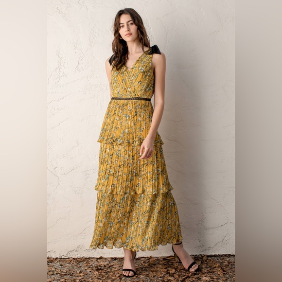 Lulu’s Such Sophistication Yellow Floral Print Pleated Tiered Dress size XL - Picture 4 of 6